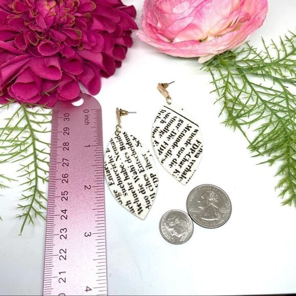 NEW⚜️REAL LEATHER & Fur Script Pattern Dangly Earrings - Picture 7 of 7